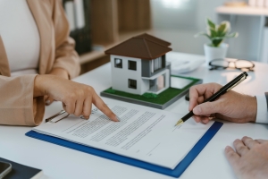 Rédiger un contrat immobilier en 2025 : quelles obligations, quels risques, quelles solutions ?