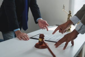 Clause oubliée, signature manquante : les pièges silencieux des contrats immobiliers